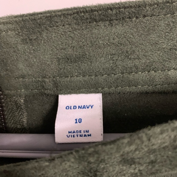 Old navy brand new velvet skirt - Picture 3 of 3